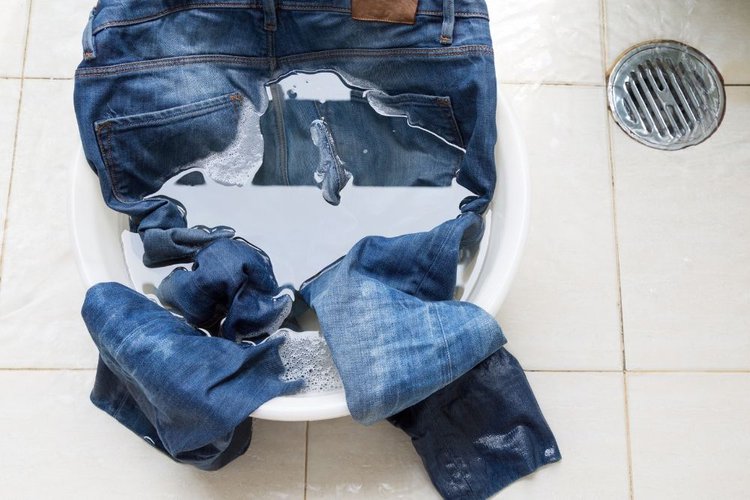 wash jeans with water